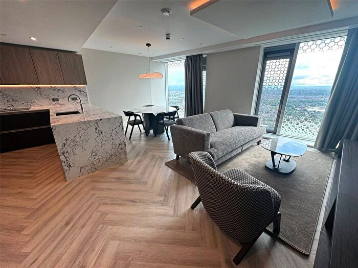 2 Bedroom Flat To Rent In Manchester Square Gardens, Botanic Avenue, Manchester, M15