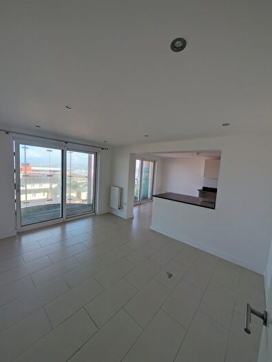 2 Bedroom Flat To Rent In Ayton Drive, Portland, DT5