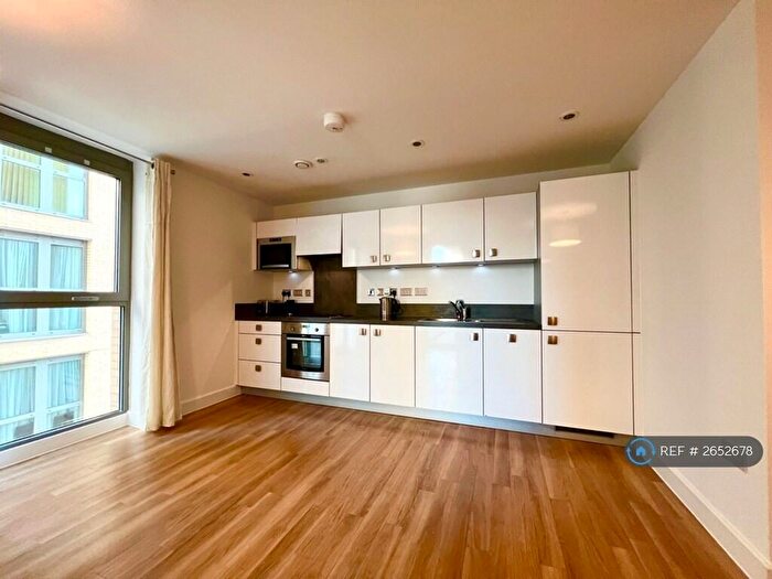1 Bedroom Flat To Rent In Da Vinci Torre, London, SE13