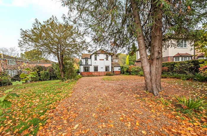 4 Bedroom Detached House For Sale In Woking, Surrey, GU21