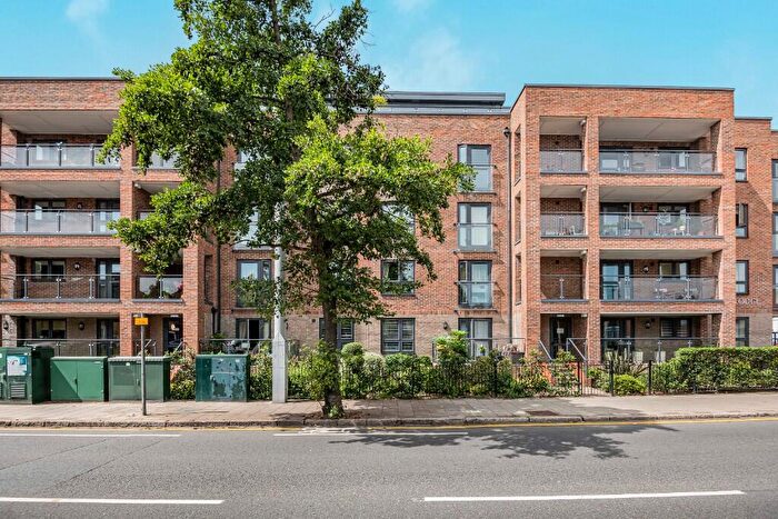 1 Bedroom Flat For Sale In Marsh Road, Pinner, Middlesex, HA5