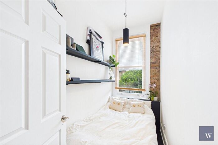 2 Bedroom Apartment For Sale In Thurlow Hill, London, SE21