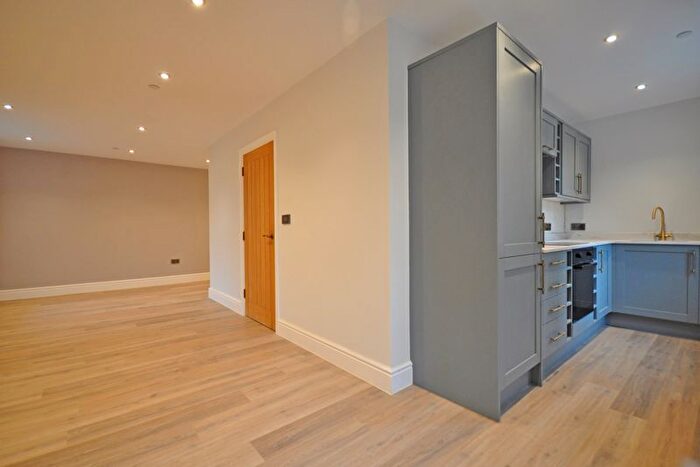 1 Bedroom Flat To Rent In Chester House, Fields Park Road, Newport, NP20