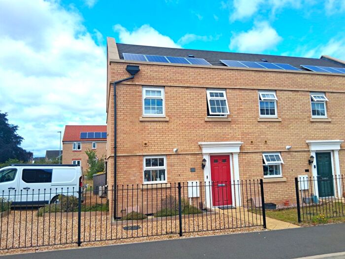 3 Bedroom End Of Terrace House For Sale In Cornflower Close, Whittlesey, Peterborough, PE7