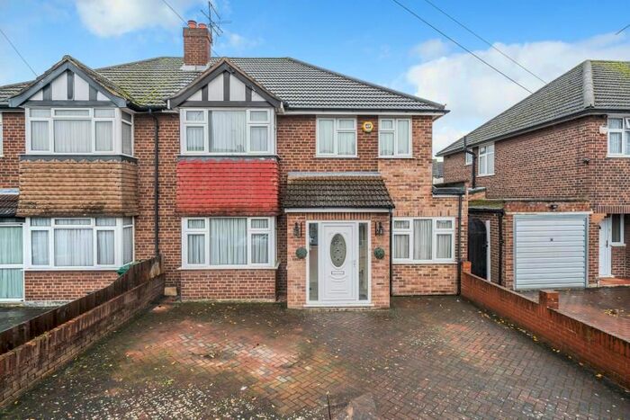 5 Bedroom Semi-Detached House To Rent In Stanwell Road, Ashford, TW15