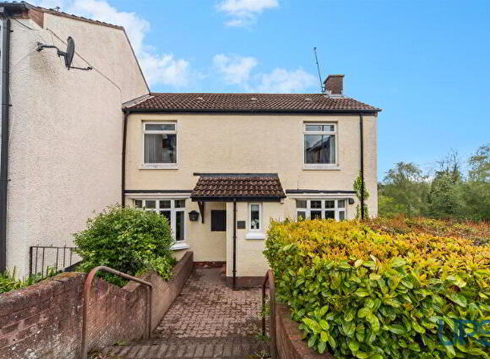 3 Bedroom End Of Terrace House For Sale In Laurelbank, Belfast, BT17