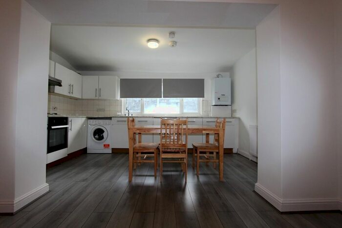 2 Bedroom Flat To Rent In Seven Sisters Road, London, N7