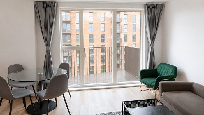 2 Bedroom Flat To Rent In Darjeeling House, Memorial Avenue, Slough, SL1