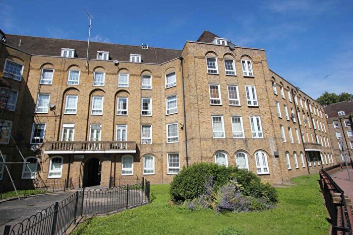 2 Bedroom Flat To Rent In Watts Street, Wapping, E1W