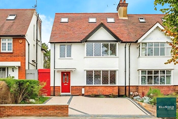 4 Bedroom Semi Detached House For Sale In Greenfield Gardens, Childs Hill, NW2