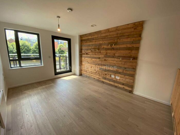 2 Bedroom Apartment To Rent In City Gate, Blantyre Street, M15