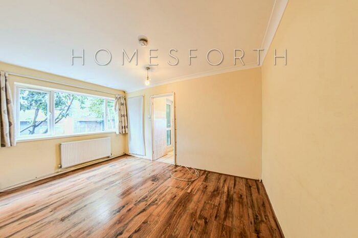 1 Bedroom Flat To Rent In Charlton Lodge, Temple Fortune Lane, London, NW11