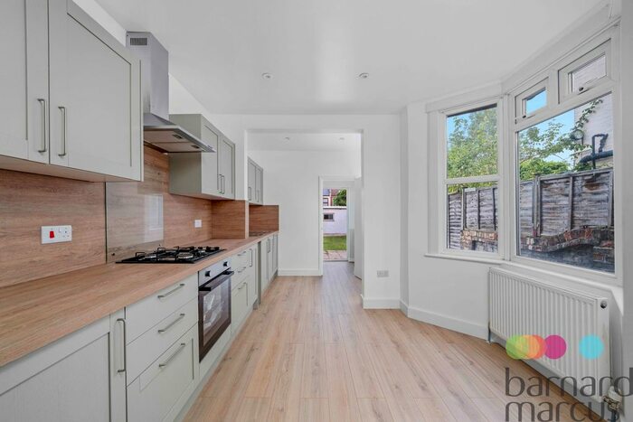 4 Bedroom Property To Rent In Bawtry Road, London, N20