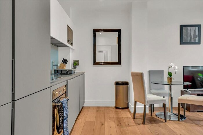 2 Bedroom Flat To Rent In Carlow House, London, NW1