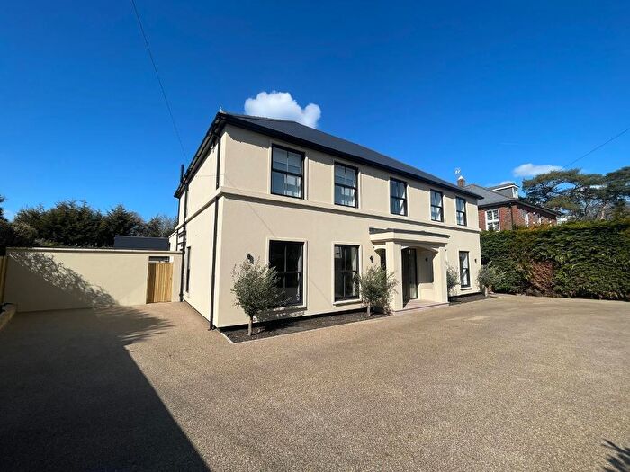 5 Bedroom Detached House For Sale In Farleigh Road, Warlingham, Surrey, CR6