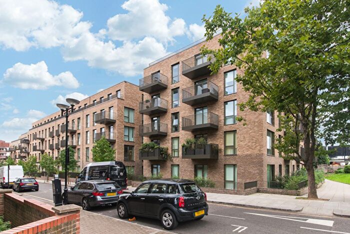 2 Bedroom Flat To Rent In West Row, London, W10