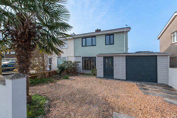 3 Bedroom Semi-Detached House For Sale In Lower Wear Road, Exeter, EX2