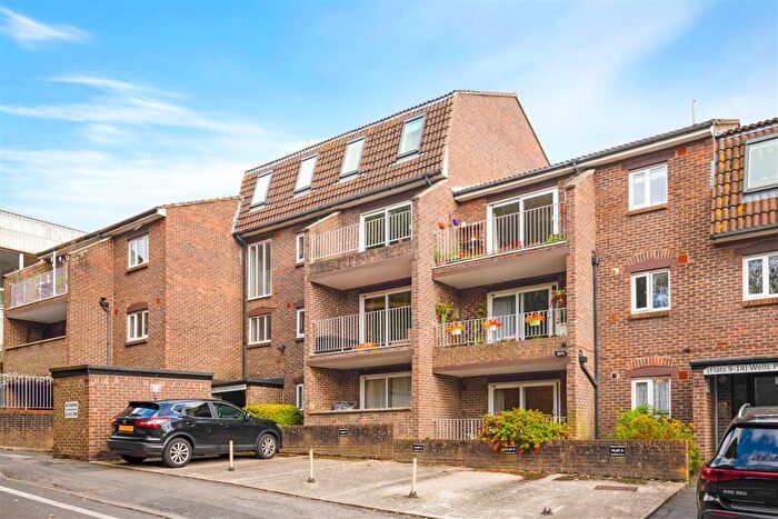 2 Bedroom Flat For Sale In Wells Park Court, Taylors Lane, SE26