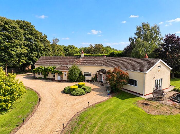 4 Bedroom Detached Bungalow For Sale In Main Road, Deeping St. Nicholas, Spalding, PE11