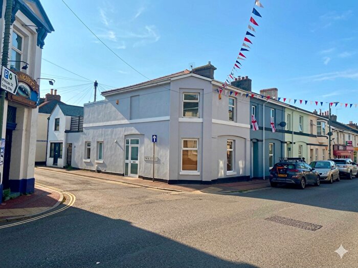 2 Bedroom Flat To Rent In Babbacombe Road, Torquay, TQ1