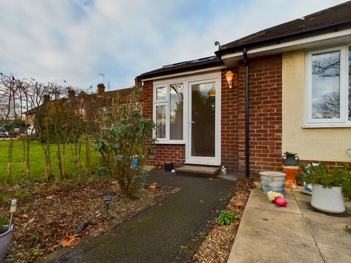 1 Bedroom Bungalow To Rent In Knaresborough Road, Harrogate, HG2