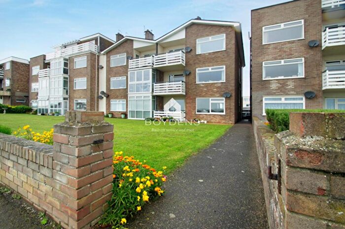 2 Bedroom Flat To Rent In Kings Parade, Clacton On Sea, CO15