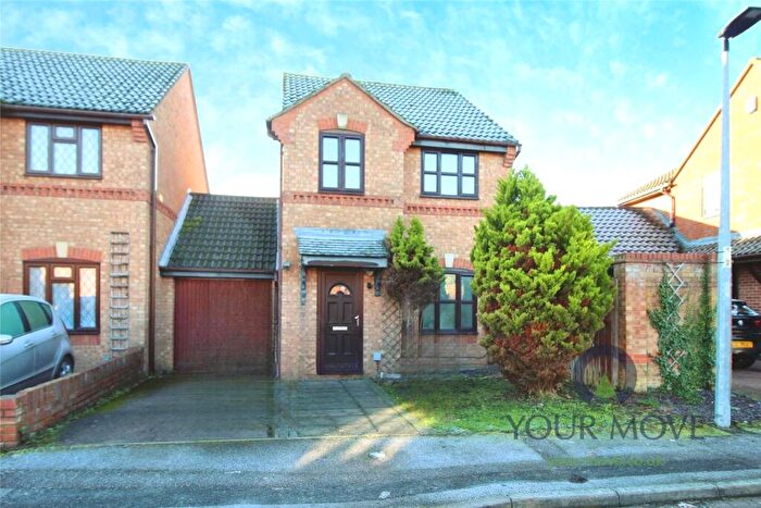 3 Bedroom Link Detached House For Sale In Grovebury Court, Wootton, Bedford, Bedfordshire, MK43