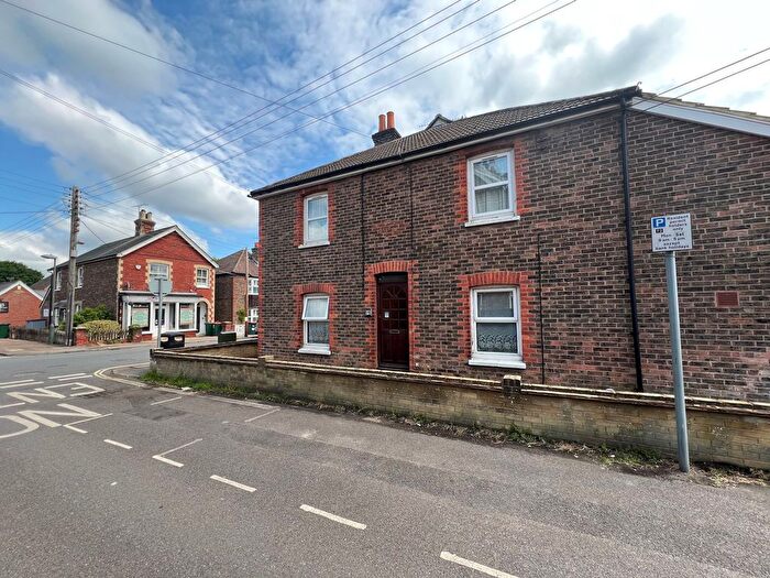 1 Bedroom Property To Rent In Millbrook House, Crawley, RH10