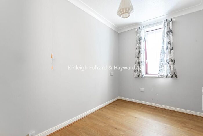 2 Bedroom Apartment To Rent In Magpie Hall Lane Bromley, BR2