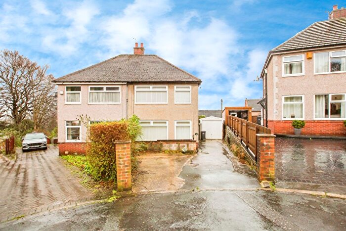 2 Bedroom Semi Detached House For Sale In Pye Nest Drive, Halifax, HX2