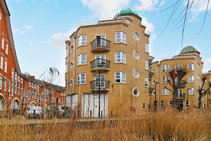 4 Bedroom Flat For Sale In Gorham House, Canada Water, SE16