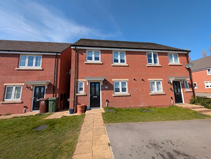 3 Bedroom Semi-Detached House To Rent In Heather Drive, Pontefract, West Yorkshire, WF8