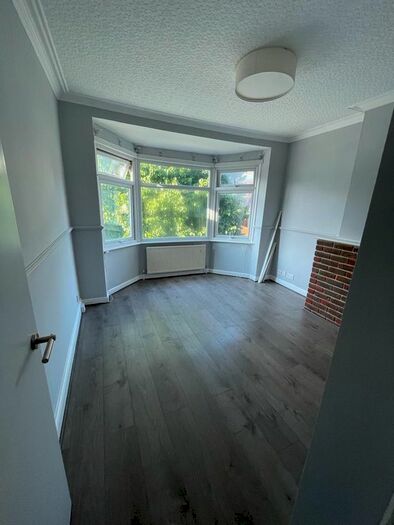 Studio To Rent In Victoria Road, Mill Hill NW7