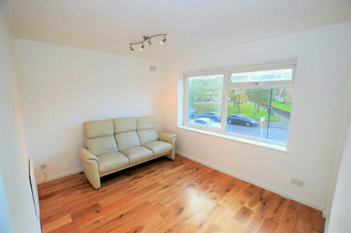 1 Bedroom Apartment To Rent In Avenue Road, London, SE25
