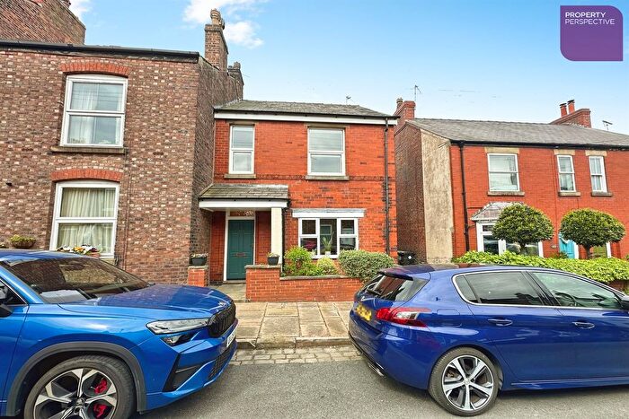 4 Bedroom End Of Terrace House For Sale In Newton Street, Macclesfield, SK11