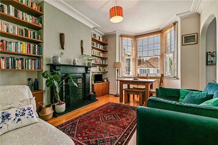 2 Bedroom Flat For Sale In Fulham Palace Road, London, SW6