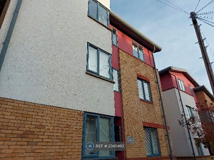 1 Bedroom Flat To Rent In St Marys Court, Strood, ME2