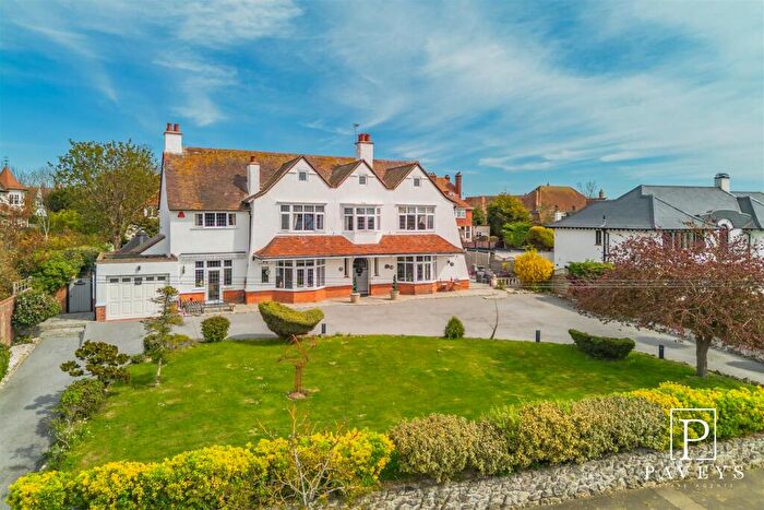 5 Bedroom Detached House For Sale In Second Avenue, Frinton-On-Sea, CO13