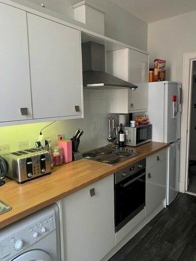 2 Bedroom Flat To Rent In Pitt Street, City Centre, Glasgow, G2