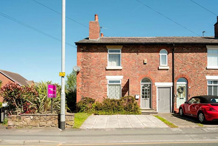 3 Bedroom End Of Terrace House For Sale In Wigan Road, Ormskirk, Lancashire, L39