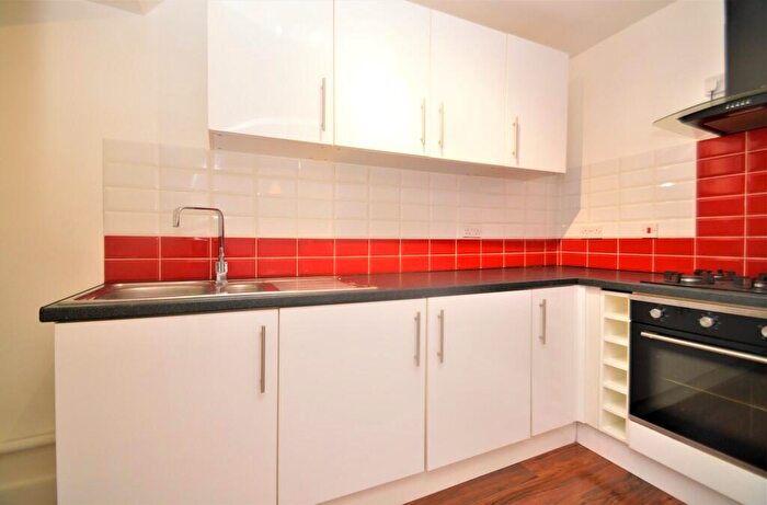 1 Bedroom Flat To Rent In Plumstead Common Road, London, SE18