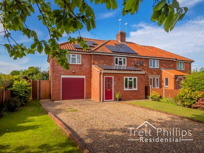 4 Bedroom Semi-Detached House For Sale In Elderbush Lane, Catfield, NR29