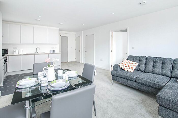 2 Bedroom Flat To Rent In Boundary Lane, Manchester, Greater Manchester, M15