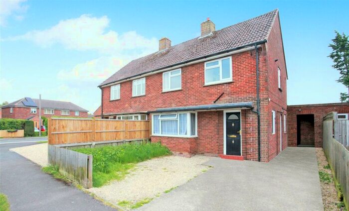 1 Bedroom Maisonette To Rent In Eastleigh Road, Devizes, Wiltshire, SN10