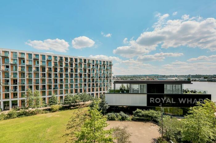 Garage / Parking To Rent In Royal Crest Avenue, London, E16