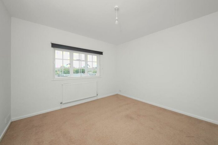 3 Bedroom Terraced House To Rent In Park Hall Road, West Dulwich, London, SE21
