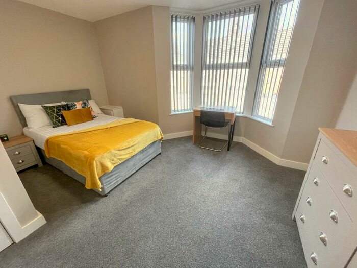 6 Bedroom Terraced House To Rent In Empress Road, L7