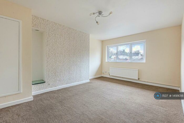 2 Bedroom Maisonette To Rent In Duchess Of Kent Drive, Chatham, ME5