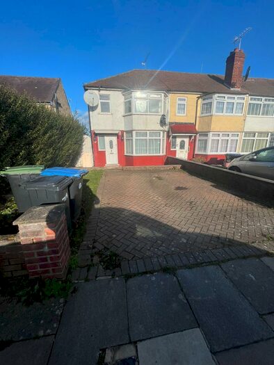 3 Bedroom End Of Terrace House To Rent In Severn Drive, EN1