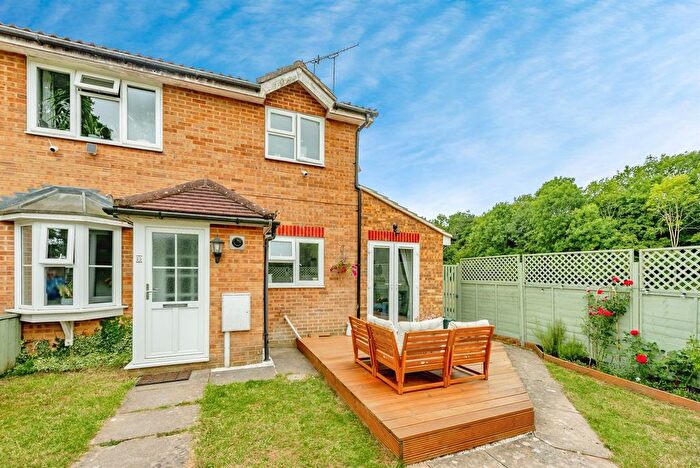 1 Bedroom End Of Terrace House For Sale In Toronto Drive, Smallfield, Horley, RH6